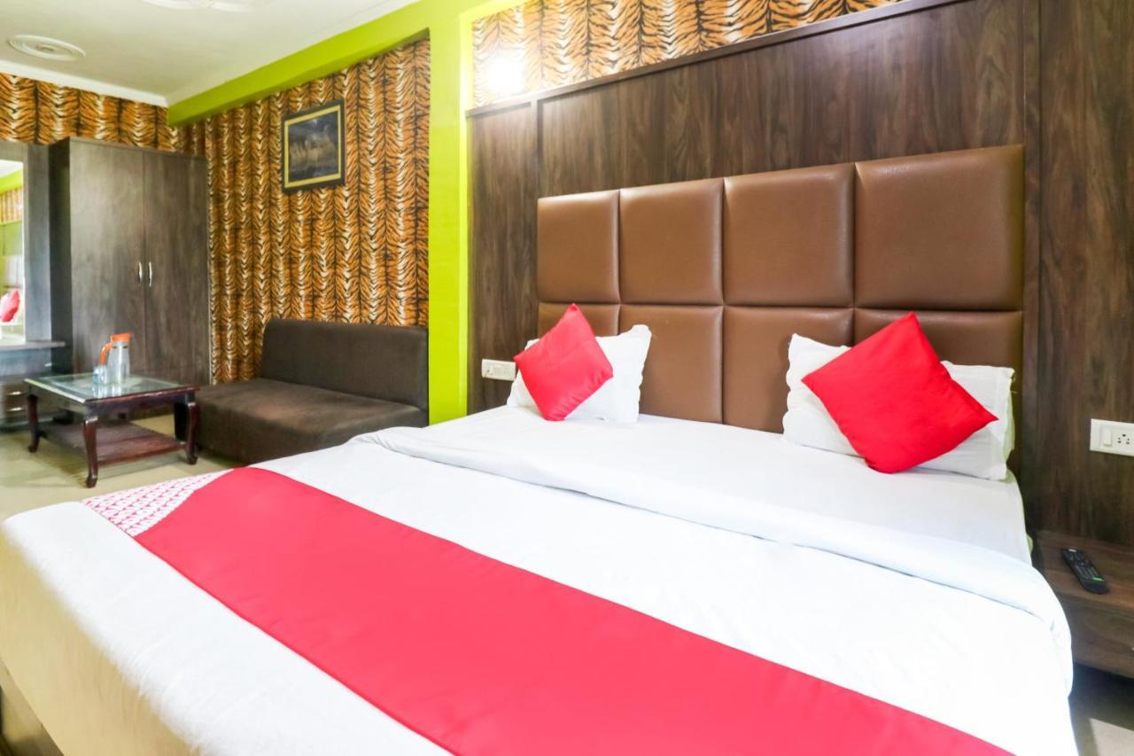 Oyo 6908 Hotel Royal City Āzamgarh Εξωτερικό φωτογραφία