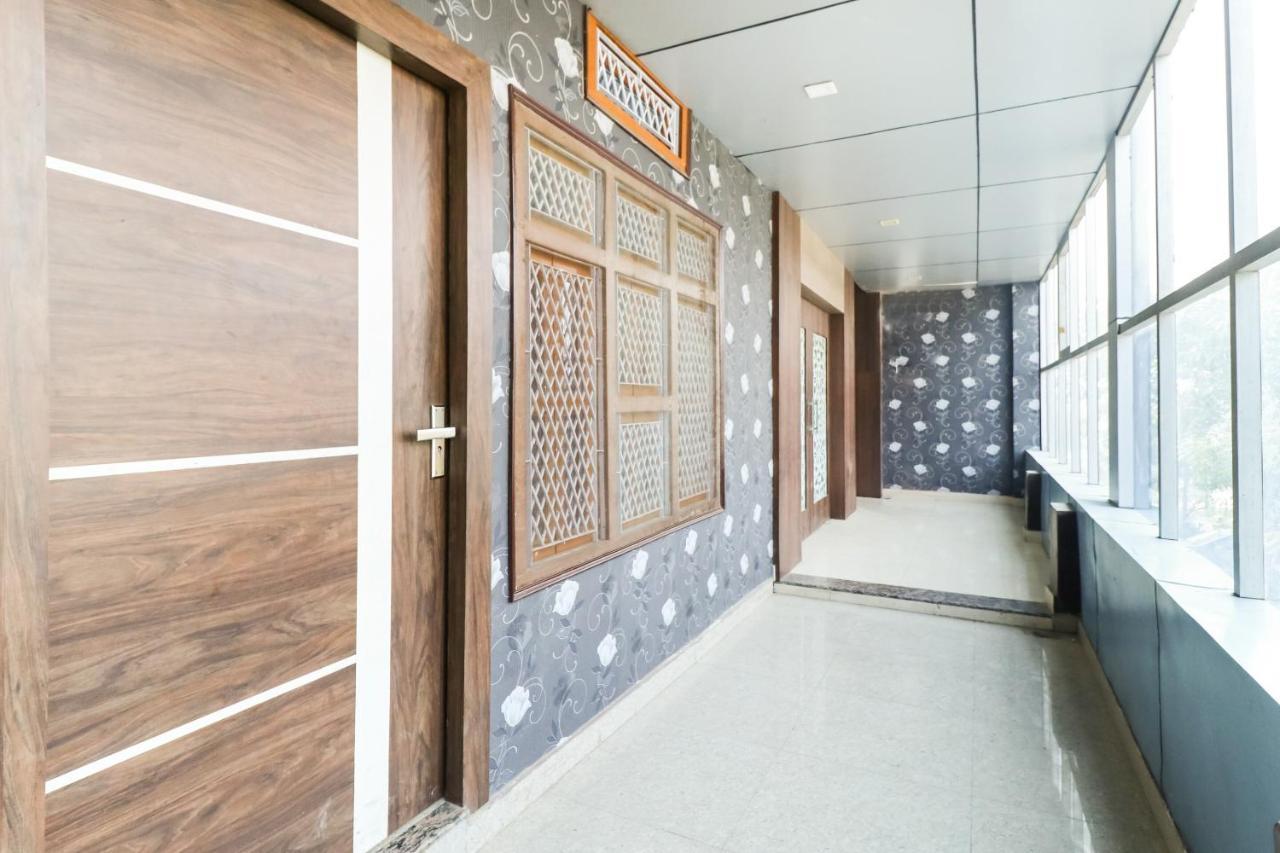 Oyo 6908 Hotel Royal City Āzamgarh Εξωτερικό φωτογραφία